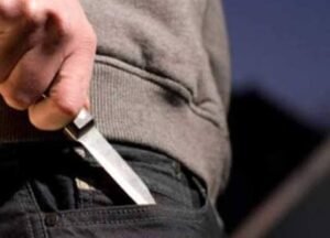 شاب يثير الذعر بـ (سيف) داخل مستشفى الدامر