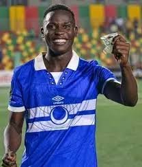 يا خبر.. المحترفين يغادرون معسكر الهلال
