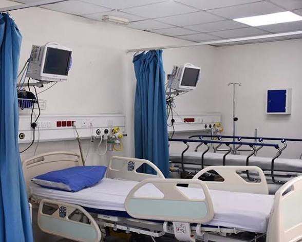 عملية ناجحة لفنان شهير 11 images 18 5