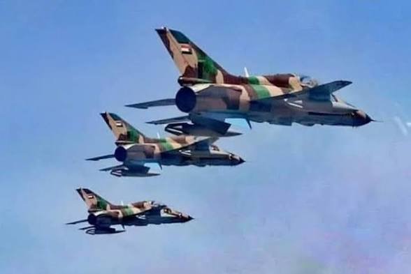 سلاح الجو السوداني يمسح تجمعا للمليشيا بالكامل في منطقة "أم قرفة" 11 images 40 3