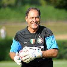 الموت يغيب مدرب الهلال 