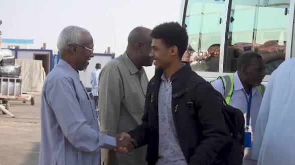 إجلاء طلاب سودانيين من طهران 11 images 69 1