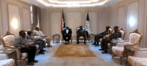 لقاء بين رئيس هيئة الأركان ووالي نهر النيل.. ماذا دار 12 لقاء بين رئيس هيئة الأركان ووالي نهر النيل.. ماذا دار