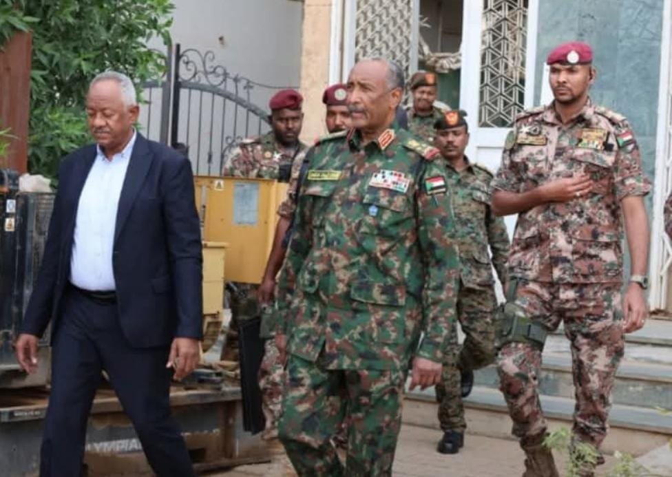 البرهان في شركة الكهرباء.. تفاصيل ما حدث 11 IMG 20260407 WA00231