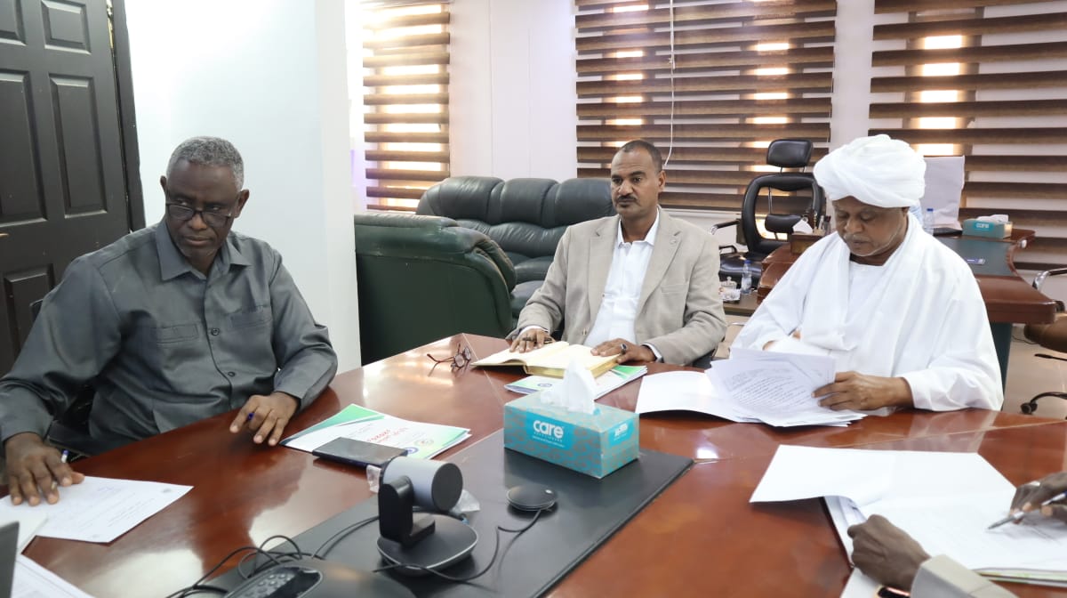 إجتماع مشترك بين الصندوق القومي للتأمين الصحي وديوان الزكاة 11 IMG 20260421 WA0007