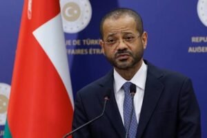 وزير الخارجية العماني غرد بشأن زيارة البرهان.. ماذا قال!!