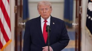 هل لا زال ترامب يثق في قدرته على الإنتصار على إيران أم إهتزت هذه الثقة.. محلل عالمي يكشف 
