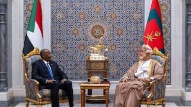 بعد زيارة ناجحة البرهان يعود إلى البلاد من عُمان