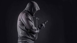 مسلح يقتحم مركز تجميل بعطبرة