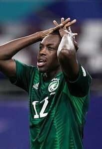 تعرض لاعب شهير للسرقة بدولة أوربية 12 تعرض لاعب شهير للسرقة بدولة أوربية