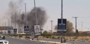 رئيس الوزراء في مطار الخرطوم الدولي ويشيد باليقظة الأمنية 