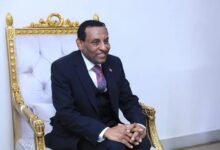 رئيس الوزراء ينهئ الشعب السوداني 12 تفاصيل لقاء رئيس الوزراء برئيس هيئة النزاهة والشفافية