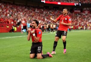 منتخب مصر يحقق أول فوز في تاريخه المونديالي 12 منتخب مصر يحقق أول فوز في تاريخه المونديالي