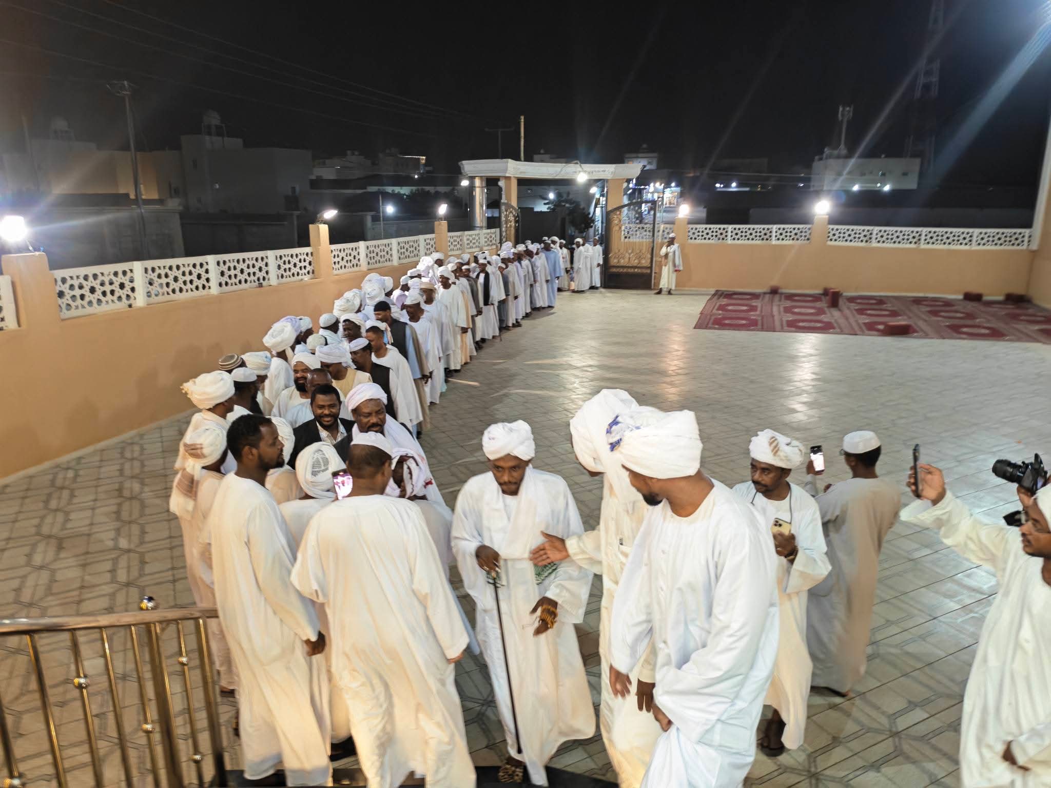 المجانين في الطائف.. تفاصيل ما حدث! 11 FB IMG 1787308538523