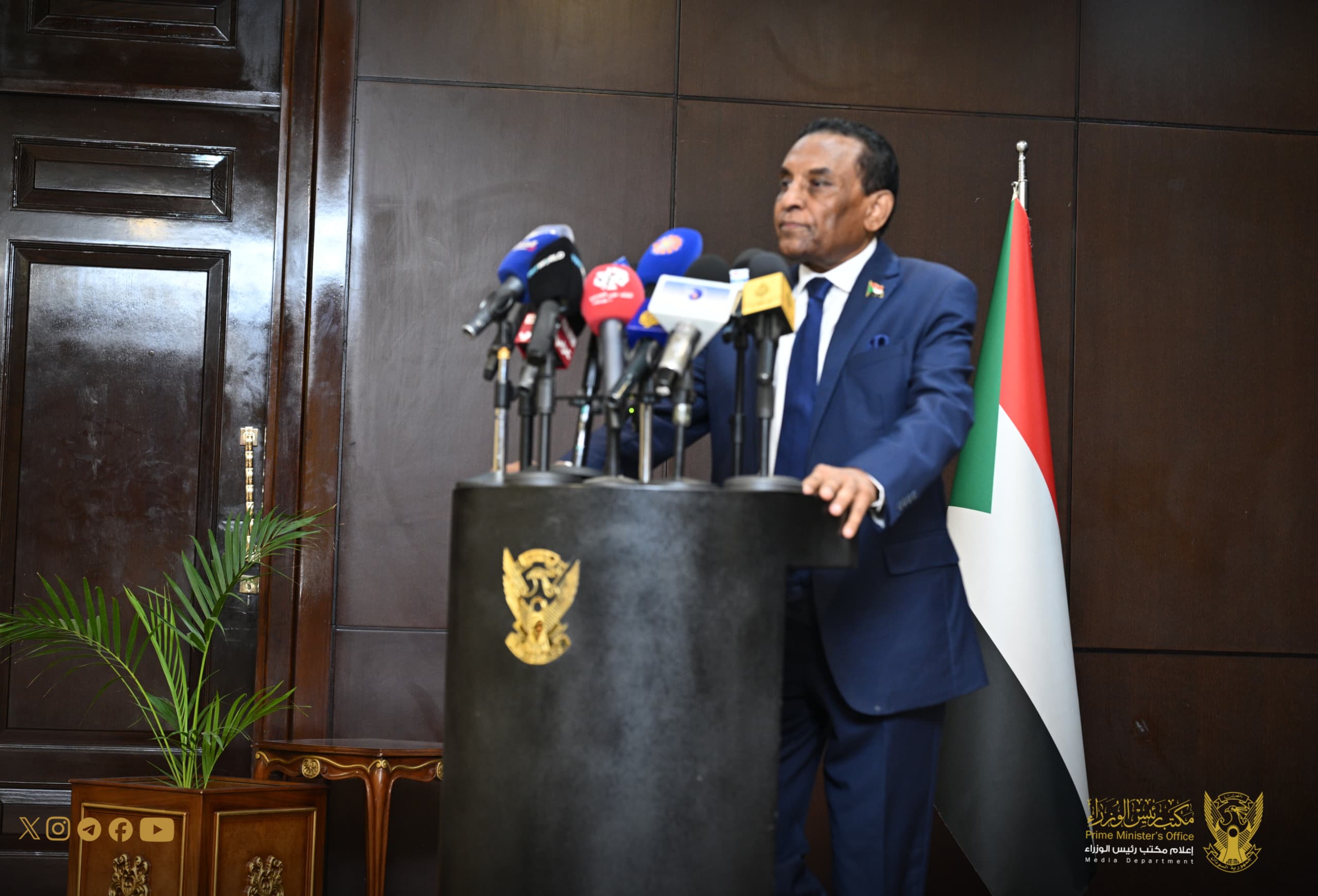 رئيس الوزراء يبلغ وفد سفراء مجلس السلم والأمن الأفريقي بخطوط حمراء لا يمكن تجاوزها 11 IMG 20260816 WA0012