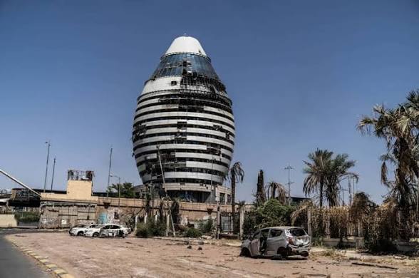تحديات معقدة تواجه عائدين إلى الخرطوم 11 images 38 3