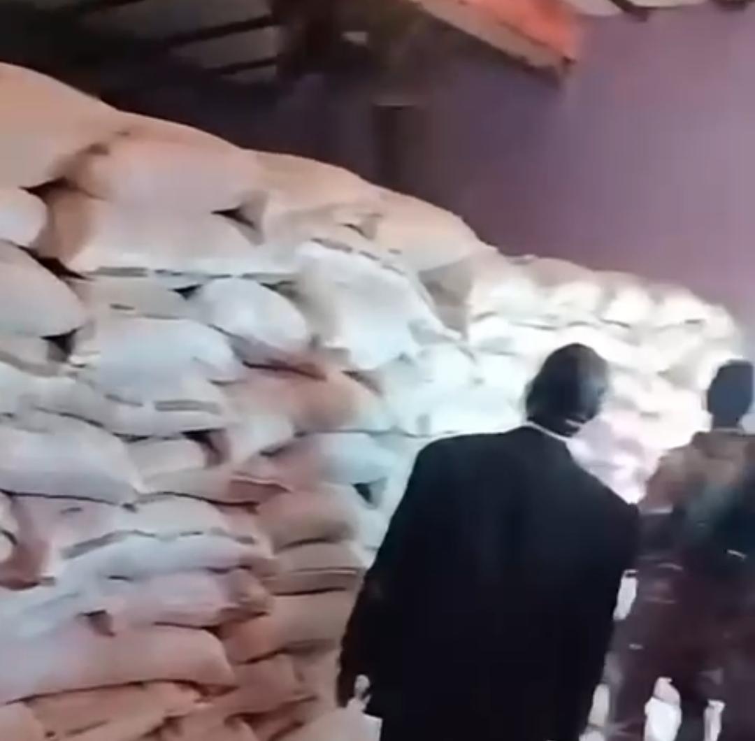 بالفيديو | سلطات الأمن تضبط خمسة مخازن دقيق !! 2 WA 1788782064835